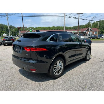 Jaguar F-PACE  SUV 2017,  3.0 benzyna, automat - Na sprzedaż za 82 410 zł - Katowice - zdjęcie 4