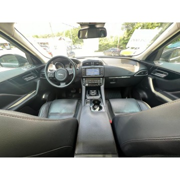 Jaguar F-PACE  SUV 2017,  3.0 benzyna, automat - Na sprzedaż za 82 410 zł - Katowice - zdjęcie 5