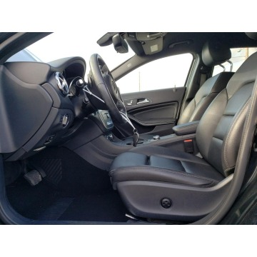 Mercedes - Benz GLA-klasa  Hatchback 2019,  2.0 benzyna, automat - Na sprzedaż za 50 430 zł - Katowice - zdjęcie 7