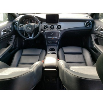 Mercedes - Benz GLA-klasa  Hatchback 2019,  2.0 benzyna, automat - Na sprzedaż za 50 430 zł - Katowice - zdjęcie 8