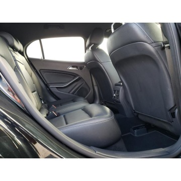 Mercedes - Benz GLA-klasa  Hatchback 2019,  2.0 benzyna, automat - Na sprzedaż za 50 430 zł - Katowice - zdjęcie 9