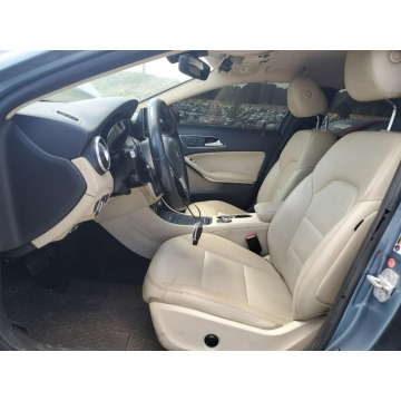 Mercedes - Benz GLA-klasa  SUV 2015,  2.0 benzyna, automat - Na sprzedaż za 24 599 zł - Katowice - zdjęcie 8