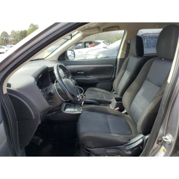 Mitsubishi Outlander  SUV 2017,  2.4 benzyna, automat - Na sprzedaż za 23 124 zł - Katowice - zdjęcie 8