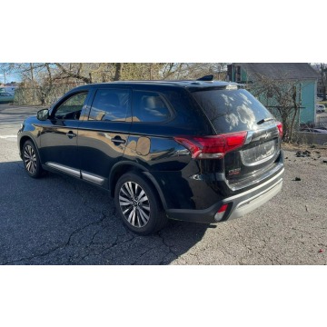 Mitsubishi Outlander  SUV 2019,  2.4 benzyna, automat - Na sprzedaż za 30 750 zł - Katowice - zdjęcie 4