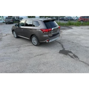 Mitsubishi Outlander  SUV 2019,  2.0 benzyna, automat - Na sprzedaż za 63 960 zł - Katowice - zdjęcie 3