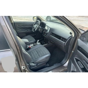 Mitsubishi Outlander  SUV 2019,  2.0 benzyna, automat - Na sprzedaż za 63 960 zł - Katowice - zdjęcie 6