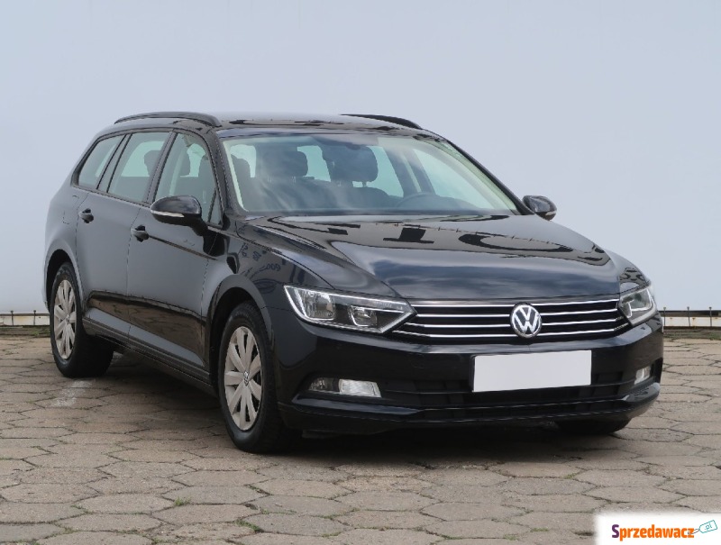 Volkswagen Passat  Kombi 2019,  1.5 benzyna - Na sprzedaż za 45 527 zł - Łódź