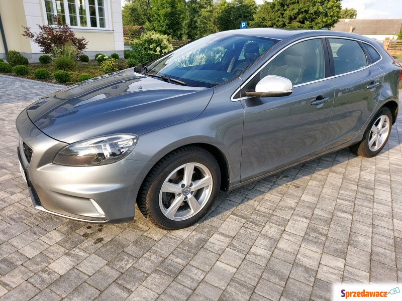 Volvo V40  Hatchback 2015,  2.0 diesel - Na sprzedaż za 45 800 zł - Drelów