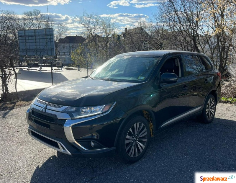 Mitsubishi Outlander  SUV 2019,  2.4 benzyna - Na sprzedaż za 30 750 zł - Katowice