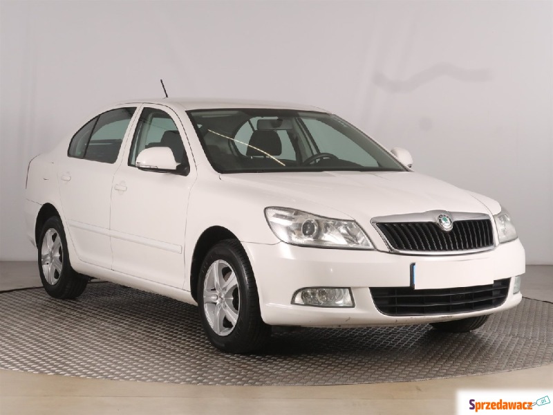 Skoda Octavia  Hatchback 2012,  2.0 diesel - Na sprzedaż za 19 999 zł - Zabrze