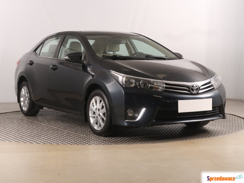 Toyota Corolla  Liftback 2014,  1.6 benzyna - Na sprzedaż za 48 999 zł - Zabrze