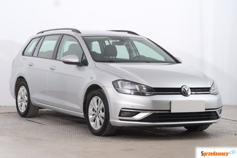 Volkswagen Golf  Kombi 2020,  1.5 benzyna - Na sprzedaż za 56 909 zł - Bydgoszcz