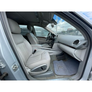 Mercedes - Benz GL-klasa  SUV 2010,  4.6 benzyna, automat - Na sprzedaż za 24 108 zł - Katowice - zdjęcie 6