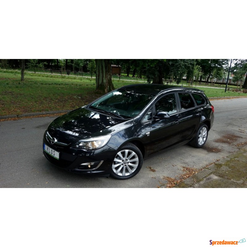 Opel Astra  Kombi 2012,  1.4 benzyna - Na sprzedaż za 30 990 zł - Buczek