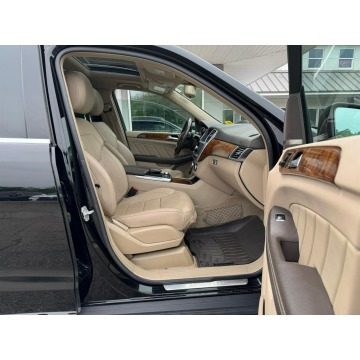 Mercedes - Benz GL-klasa  SUV 2015,  3.0 benzyna, automat - Na sprzedaż za 39 114 zł - Katowice - zdjęcie 8