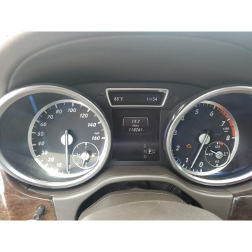 Mercedes - Benz GL-klasa  SUV 2014,  4.6 benzyna, automat - Na sprzedaż za 33 456 zł - Katowice - zdjęcie 12