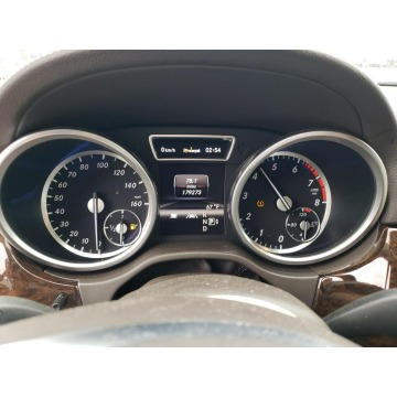 Mercedes - Benz GL-klasa  SUV 2013,  4.6 benzyna, automat - Na sprzedaż za 28 536 zł - Katowice - zdjęcie 11