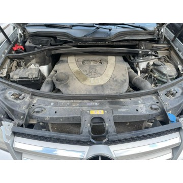Mercedes - Benz GL-klasa  SUV 2012,  4.6 benzyna, automat - Na sprzedaż za 19 188 zł - Katowice - zdjęcie 8