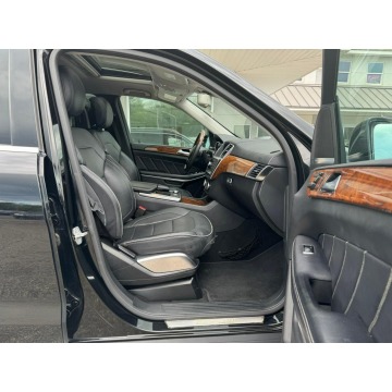 Mercedes - Benz GL-klasa  SUV 2013,  4.6 benzyna, automat - Na sprzedaż za 48 708 zł - Katowice - zdjęcie 5