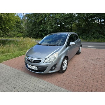 Opel Corsa 1,2 benzynka z klimatyzacja !!!