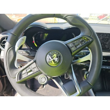 Alfa Romeo Tonale  SUV 2024,  1.3 hybryda, automat - Na sprzedaż za 125 460 zł - Katowice - zdjęcie 8