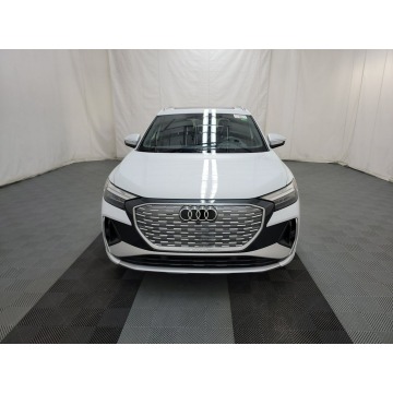 Audi Q4  Sedan/Limuzyna 2023 elektryczny, automat - Na sprzedaż za 174 660 zł - Katowice - zdjęcie 2