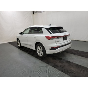 Audi Q4  Sedan/Limuzyna 2023 elektryczny, automat - Na sprzedaż za 174 660 zł - Katowice - zdjęcie 4