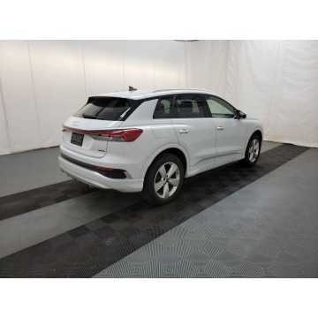 Audi Q4  Sedan/Limuzyna 2023 elektryczny, automat - Na sprzedaż za 174 660 zł - Katowice - zdjęcie 6