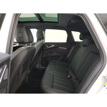 Audi Q4  Sedan/Limuzyna 2023 elektryczny, automat - Na sprzedaż za 174 660 zł - Katowice - zdjęcie 10