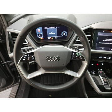Audi Q4  Sedan/Limuzyna 2023 elektryczny, automat - Na sprzedaż za 150 060 zł - Katowice - zdjęcie 7