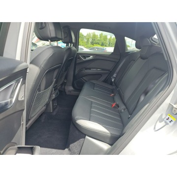 Audi Q4  Sedan/Limuzyna 2023 elektryczny, automat - Na sprzedaż za 186 960 zł - Katowice - zdjęcie 10