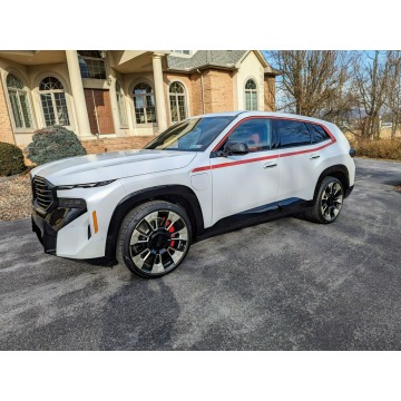 BMW XM  SUV 2024,  4.4 hybryda, automat - Na sprzedaż za 696 180 zł - Katowice - zdjęcie 1