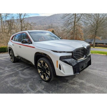 BMW XM  SUV 2024,  4.4 hybryda, automat - Na sprzedaż za 696 180 zł - Katowice - zdjęcie 4
