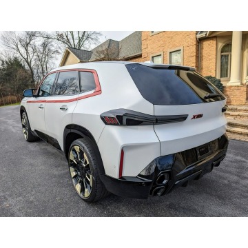 BMW XM  SUV 2024,  4.4 hybryda, automat - Na sprzedaż za 696 180 zł - Katowice - zdjęcie 7