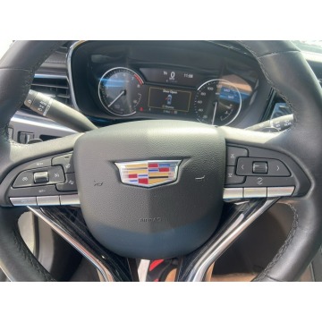 Cadillac   SUV 2023,  3.6 benzyna, automat - Na sprzedaż za 200 490 zł - Katowice - zdjęcie 10