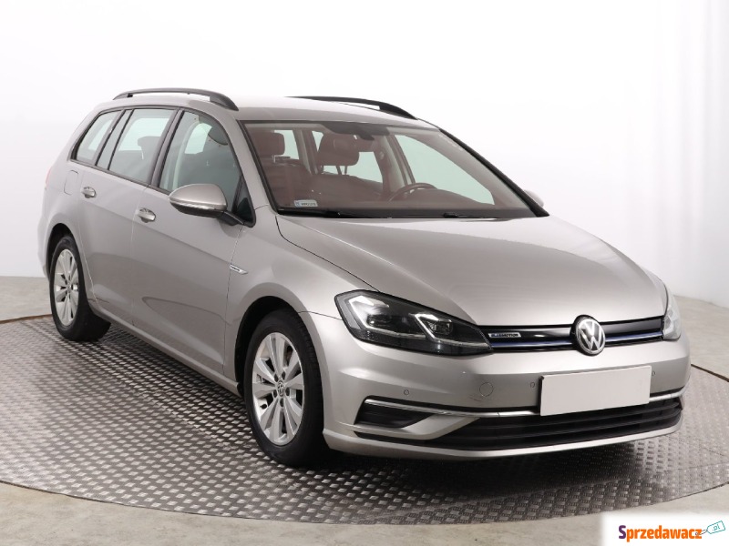 Volkswagen Golf  Kombi 2019,  1.5 benzyna - Na sprzedaż za 48 779 zł - Katowice