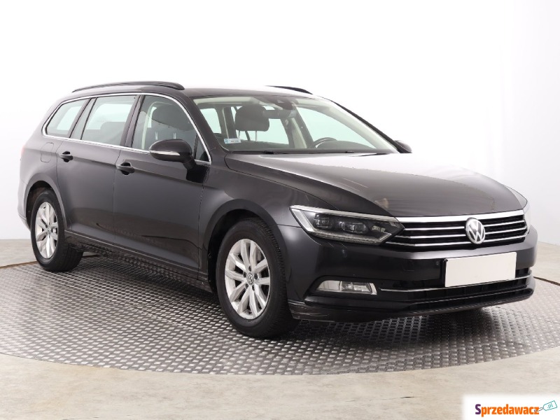 Volkswagen Passat  Kombi 2017,  2.0 diesel - Na sprzedaż za 57 999 zł - Katowice