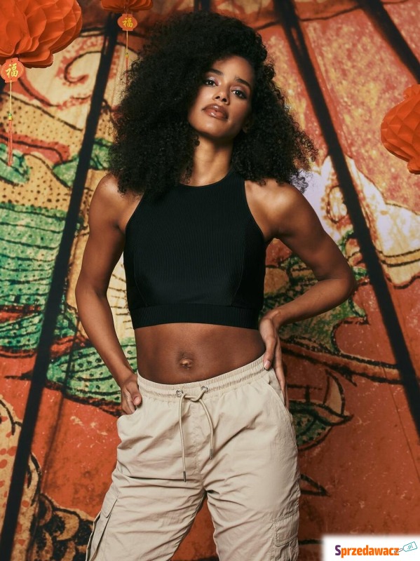 Crop Top Urban Classics TB4072 Czarny - Bluzki, koszule - Jelenia Góra