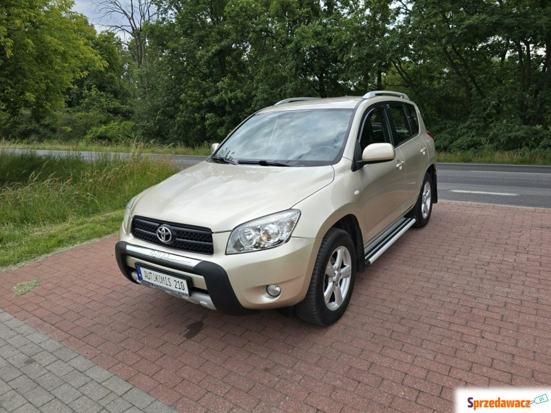 Toyota   SUV 2005,  2.0 benzyna+LPG - Na sprzedaż za 32 900 zł - Cielcza