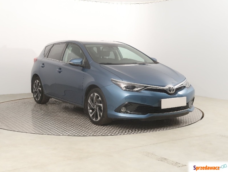 Toyota Auris  Hatchback 2015,  1.2 benzyna - Na sprzedaż za 55 999 zł - Bielany Wrocławskie