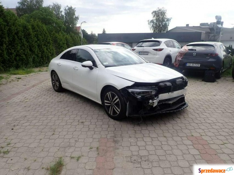 Mercedes - Benz CLA-klasa  Sedan/Limuzyna 2022,  2.0 benzyna - Na sprzedaż za 132 225 zł - Komorniki