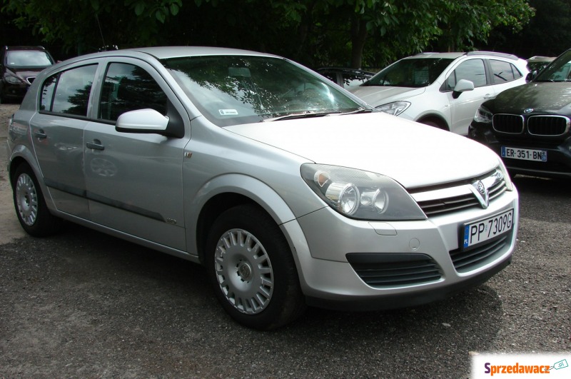 Opel Astra  Hatchback 2005,  1.8 benzyna - Na sprzedaż za 5 700,00 zł - Piła