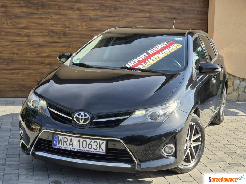 Toyota Auris  Hatchback 2014,  1.6 benzyna - Na sprzedaż za 46 900 zł - Radom