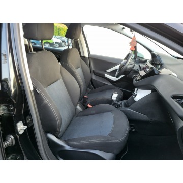 Peugeot 208  Hatchback 2019,  1.2 benzyna - Na sprzedaż za 31 900 zł - Jatutów - zdjęcie 11