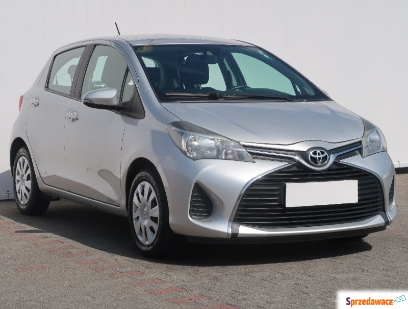 Toyota Yaris  Hatchback 2015,  1.0 benzyna - Na sprzedaż za 33 999 zł - Bielany Wrocławskie