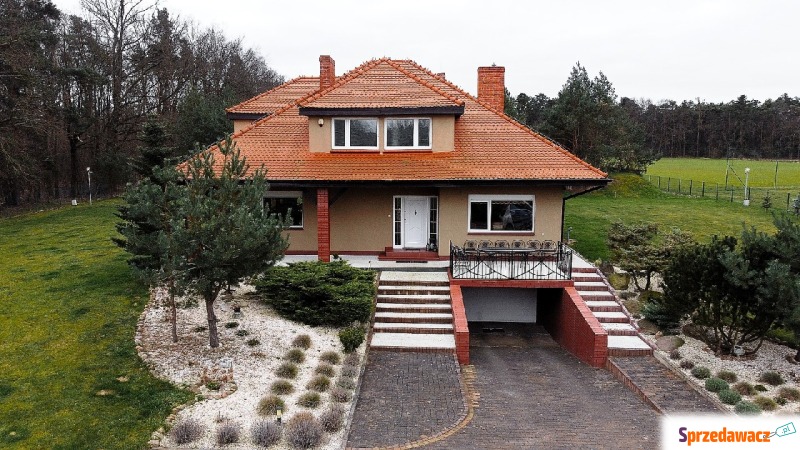 Sprzedam dom Kadziak -  jednopiętrowy,  pow.  323 m2,  działka:   25 400 m2