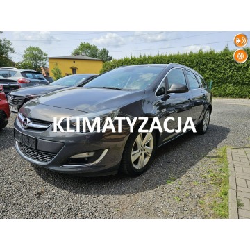 Opel Astra - 13/14 r. / Klimatyzacja / Tempomat / 6 Biegów