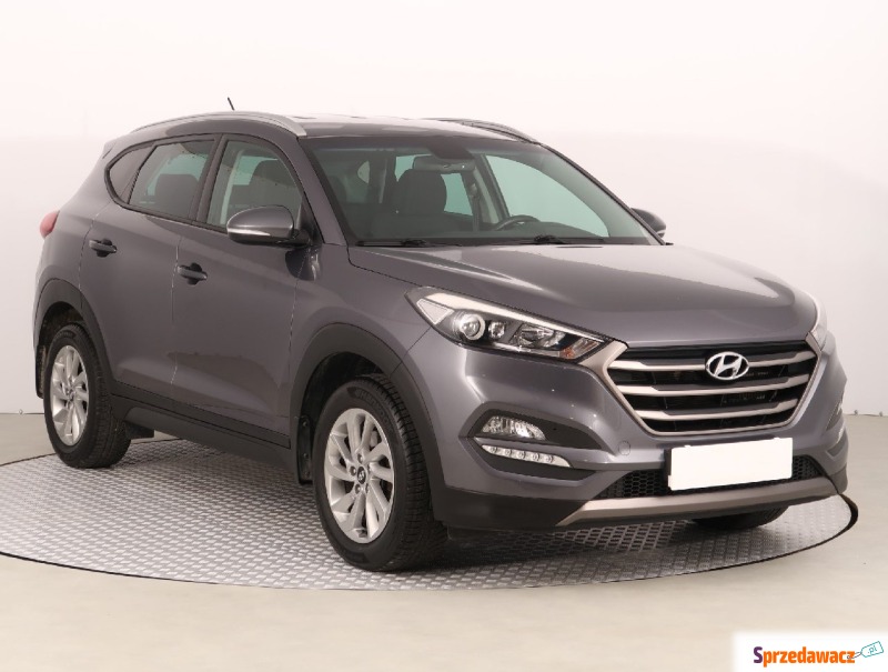 Hyundai Tucson 2.0 CRDi (136KM), 2015 - Samochody osobowe - Szczecinek