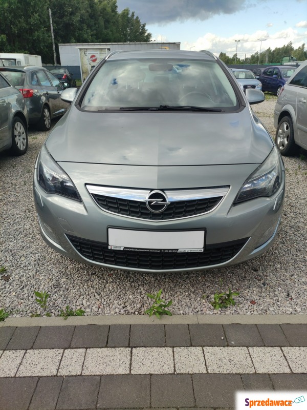 Opel Astra 2012,  1.4 benzyna - Na sprzedaż za 24 800 zł - Lipówki