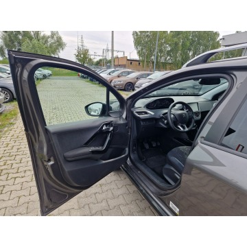 Peugeot 2008  SUV 2019,  1.2 benzyna - Na sprzedaż za 39 900 zł - Żory - zdjęcie 11